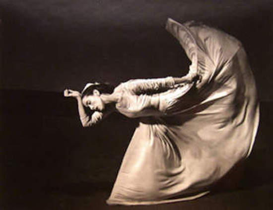 Martha Graham in iconic position