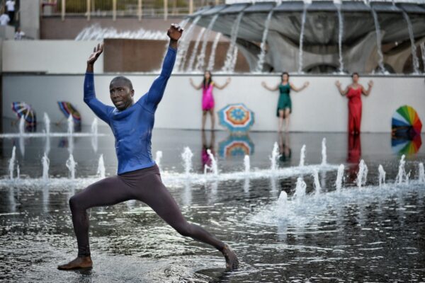 Dancers in fountain