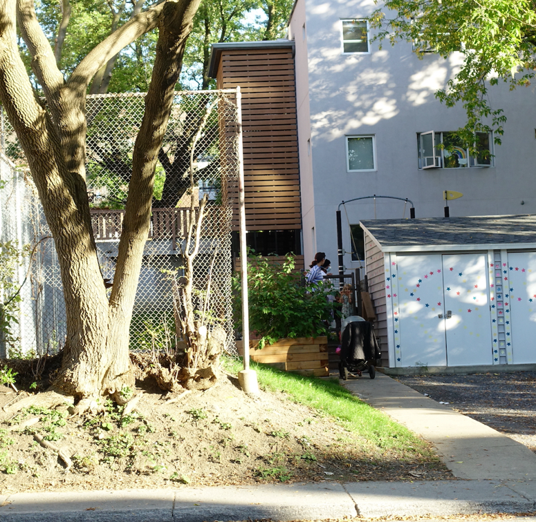 informal gathering at kindergarten gate