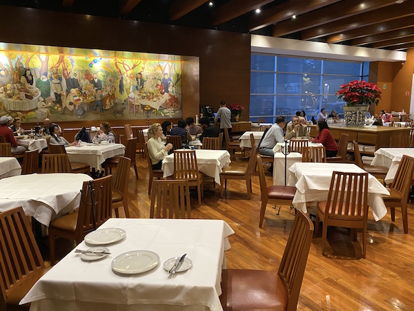 El Cardenal's dining room