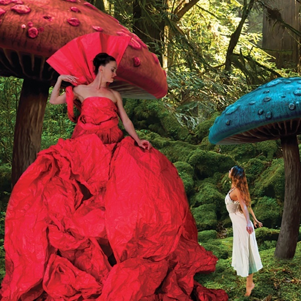 Alice looks up at the Red Queen