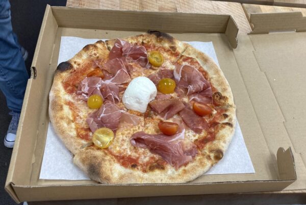 Prosciutto pizza
