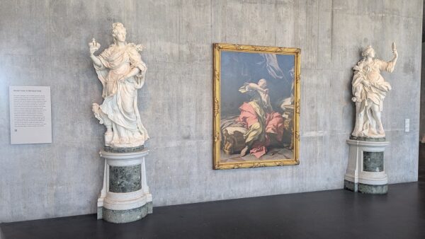 Center: Ludovico Mazzanti, The Death of Lucretia, c. 1735-37, oil on canvas, flanked by Giovanni Baratta, Allegory of Wealth and Allegory of Prudence, both c. 1703-08, marble; photograph by Stephen West.