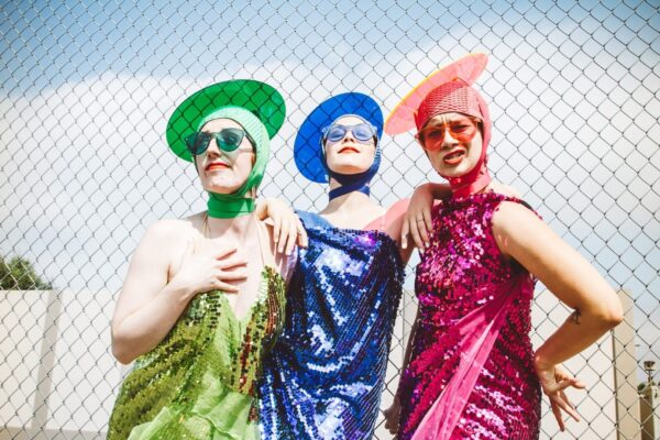 The Seaweed Sisters: Jillian Meyers (Green), Dana Wilson (Blue), and Megan Lawson (Pink).