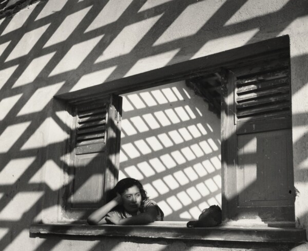 Lola Alvarez Bravo (1903-1993), En su propia carcel/In Her Own Prison, gelatin silver print; Getty Museum, gift of Daniel Greenberg and Susan Steinhauser; © Center for Creative Photography, The University of Arizona Foundation. Mexican American and Mexican photography.